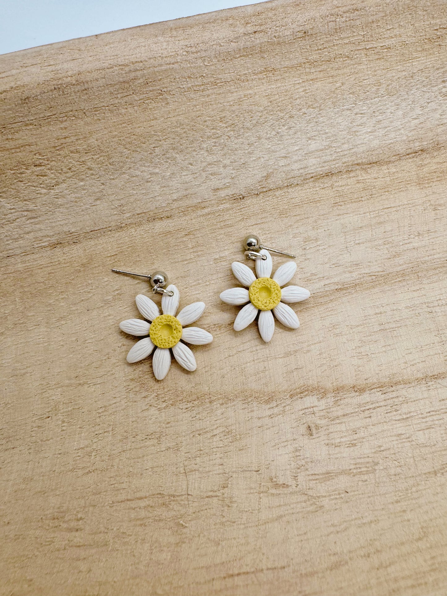 Daisy | Handmade Polymer Clay Earrings