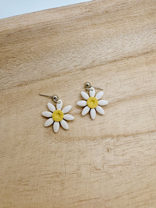 Daisy | Handmade Polymer Clay Earrings