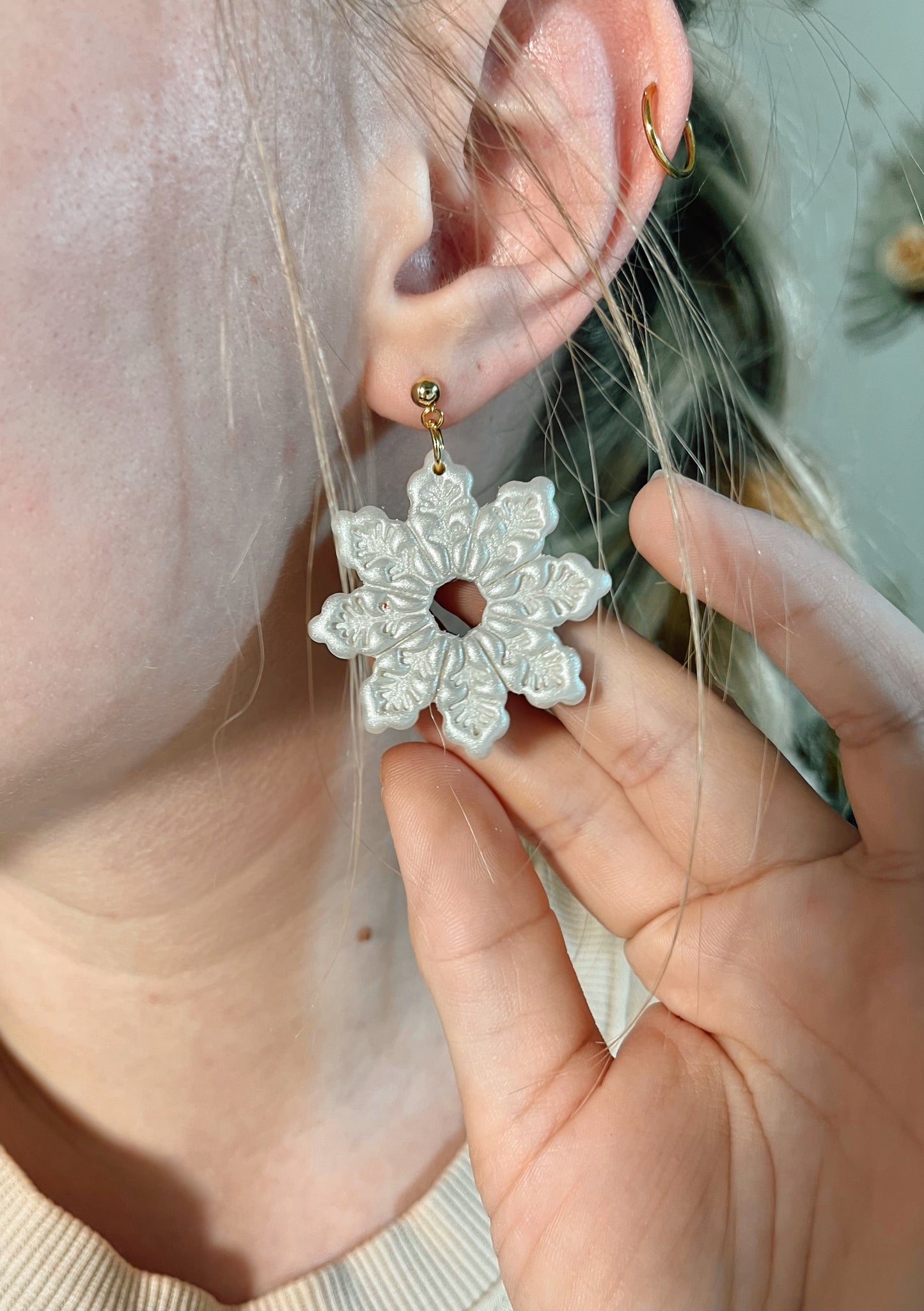 Silver Shimmery Snowflake Earrings 